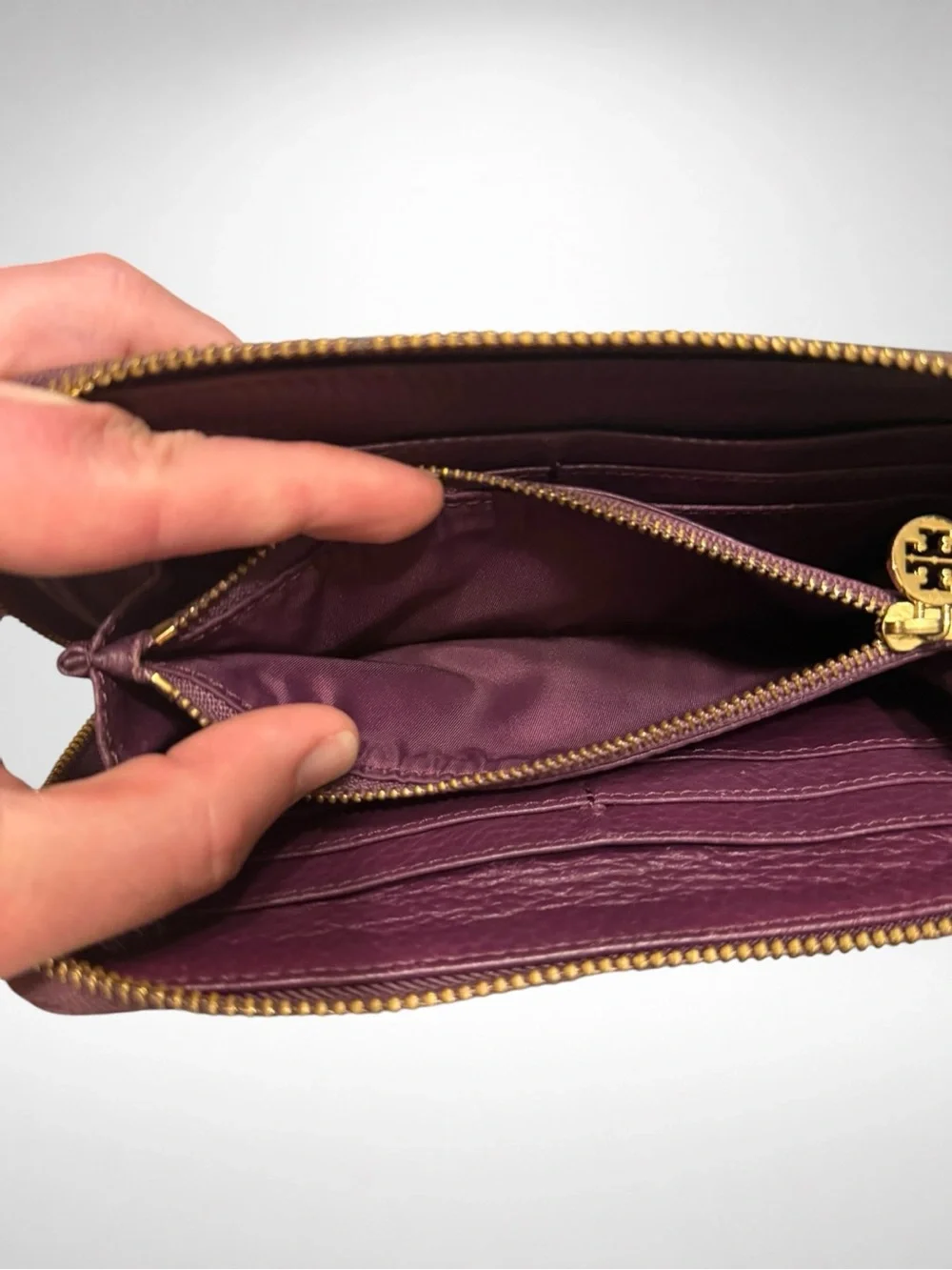 Tory Burch Amanda Continental Zip Around Wallet Women’s Leather Eggplant Purple